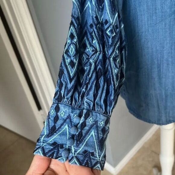 Embroidered-Sleeve Top - Picture 9 of 11